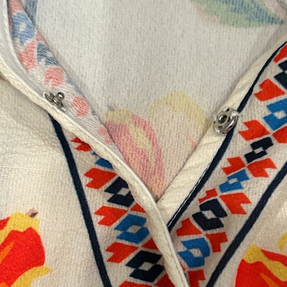 Flying Tomato Cream Floral Blouse~ STUNNING - Picture 6 of 9